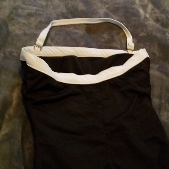 Swimsuit - Picture 3 of 4